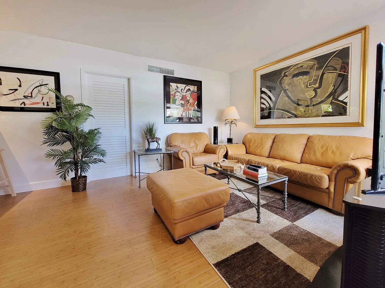 1 bed, 1.0 bath, $8,260 — Photo 3