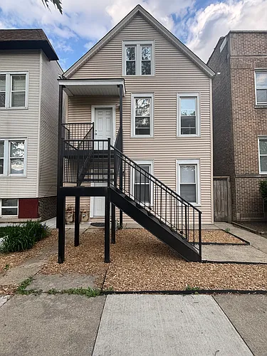 3407 N Lowell Ave #3 Photo 1