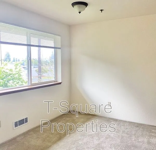 9719 Holly Dr #205 — Photo 2