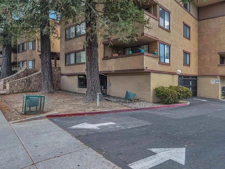 26937 Hayward Blvd #226 — Photo 5
