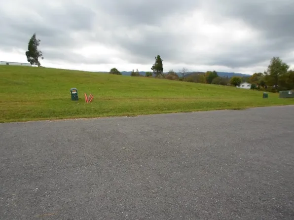 16 Ridge Dr, Lebanon, VA 24266