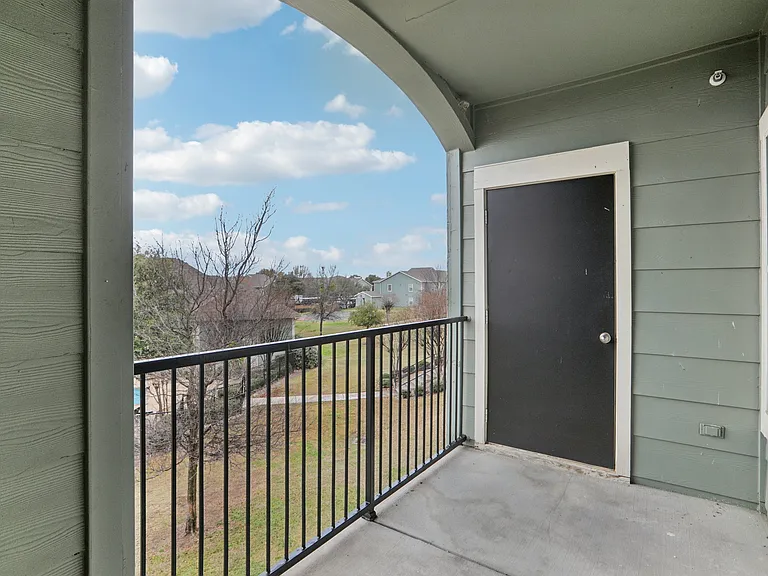Stone Creek Apartments — Photo 22
