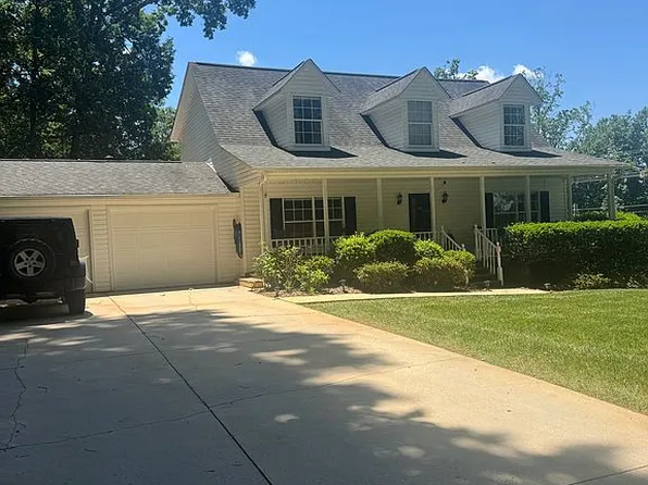 843 W J St, Newton, NC 28658