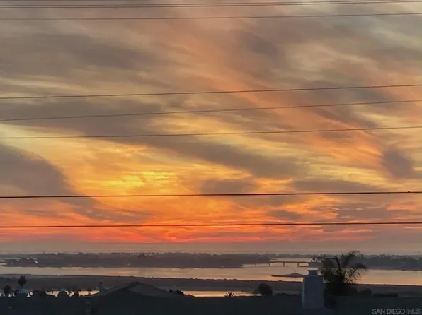 2735 Arnott St, San Diego, CA 92110