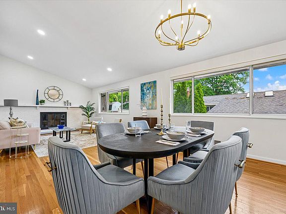 5th image of 1105 Lamberton Dr