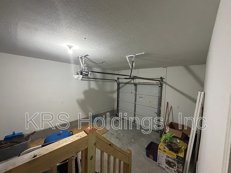 5748 Burrell Ave — Photo 18