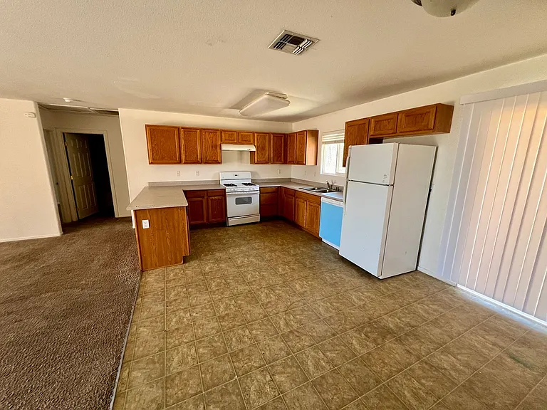 73428 Sunnyvale Dr — Photo 4