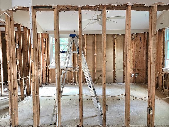 4th image of 58 River Road