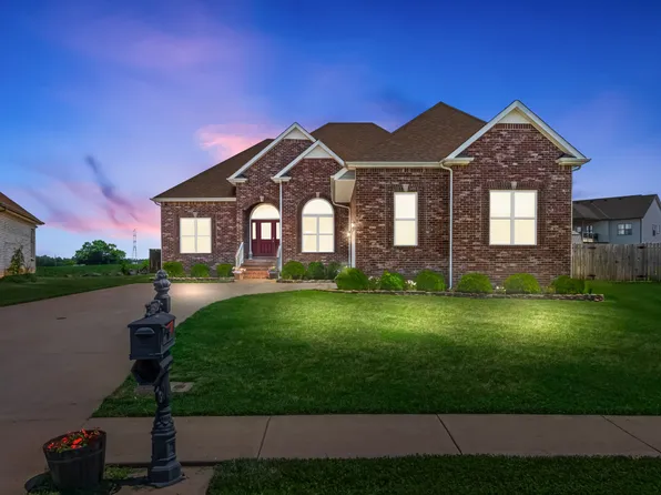 1329 Chinook Cir, Clarksville, TN 37042