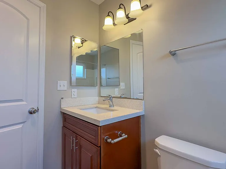 Twin Palms Apartments — Photo 8