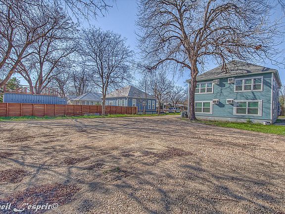 Rear parking area