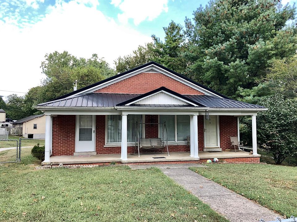 1st image of 6 Horseshoe Dr