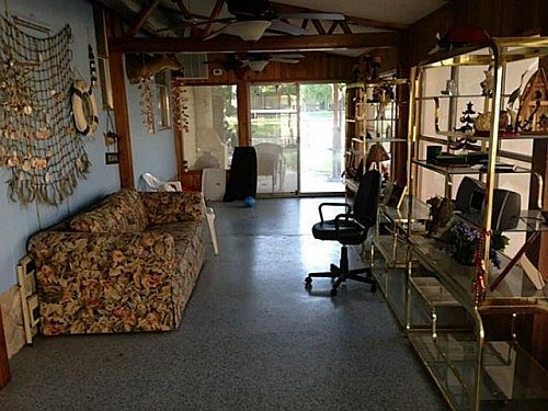 3rd image of 4312 Glenwood Ct