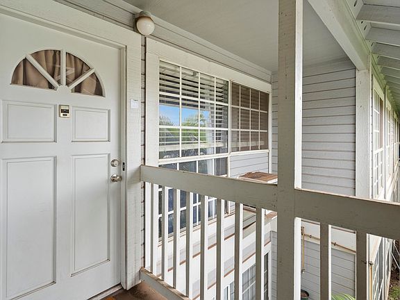 3rd image of 160 Keonekai Rd APT 14-202