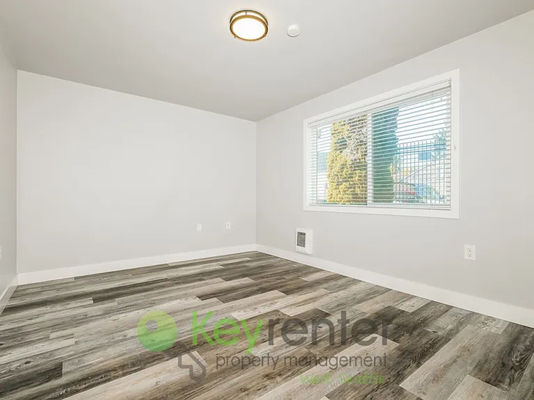 931 N 104th St — Photo 12