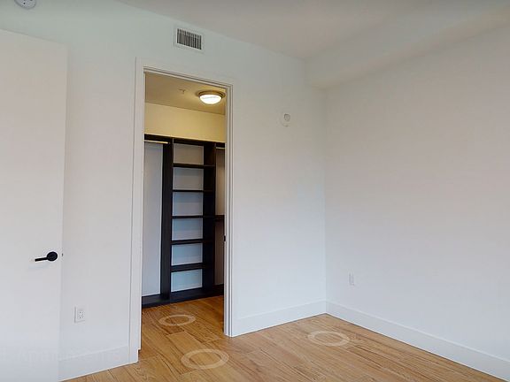 4th image of 233 NE 27th St #211
