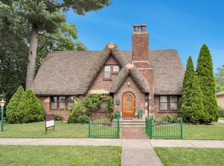 222 Maxwell St, Crown Point, IN 46307