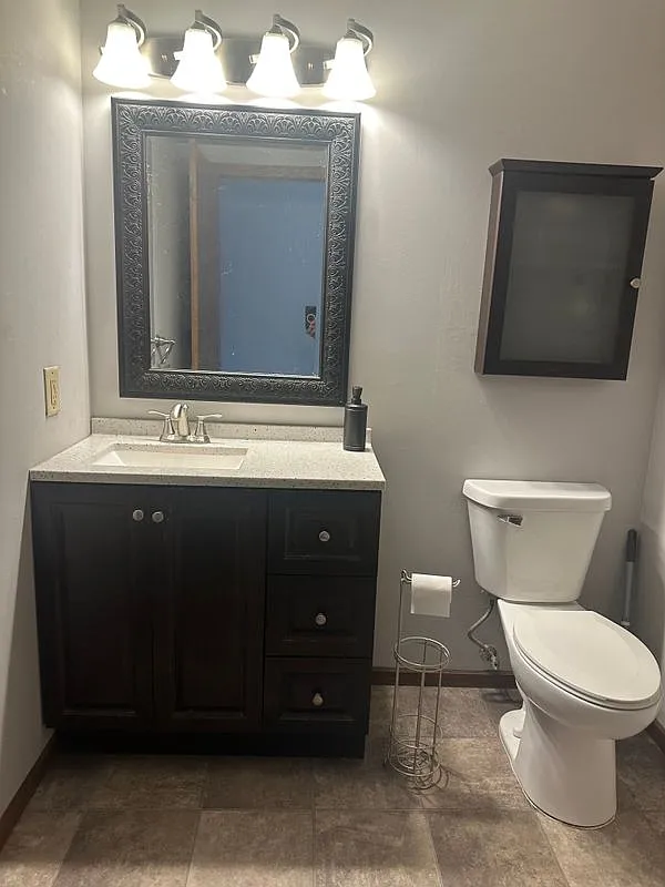 3 bed, 2.0 bath, 1650 sqft, $1,950 — Photo 3