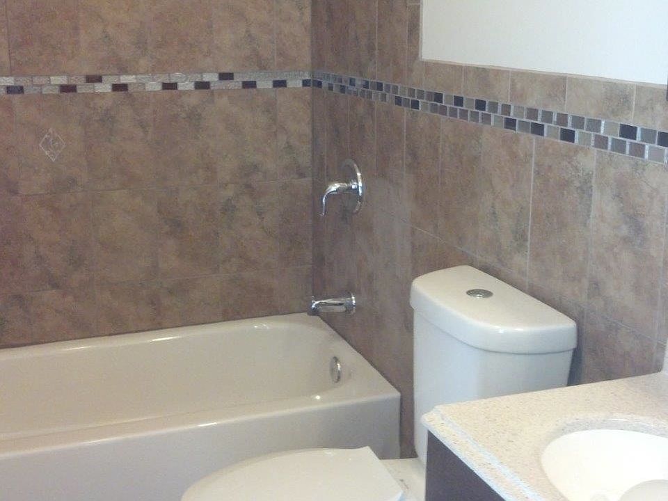 2nd image of 84 Carnegie Ave APT 2L