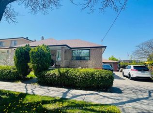 24 Highview Ave, Toronto, ON M3M 1C4