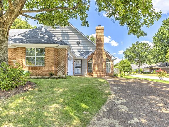 3rd image of 863 Timber Grove Dr