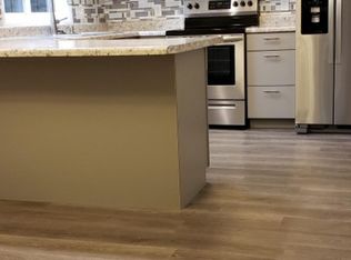 1437 Fairoaks Ct, East Lansing, MI 48823