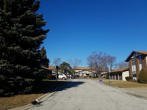 4th image of 19215 Elm Dr
