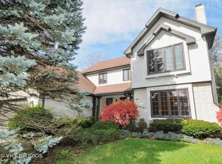 2S532 Danbury Dr, Glen Ellyn, IL 60137