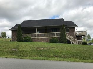 260 Quillen Chapel School Rd, Campton, KY 41301