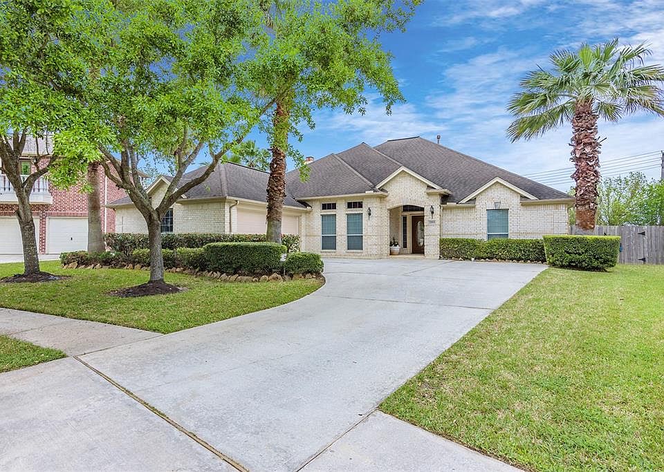 1st image of 2304 Columbia Cir