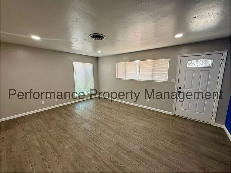 625 A St — Photo 2