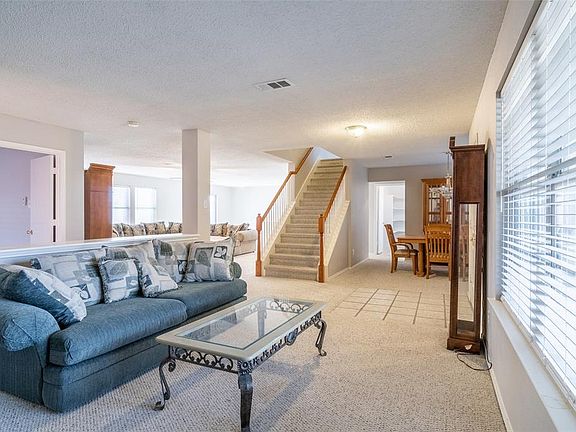 3rd image of 2128 Silver Leaf Dr