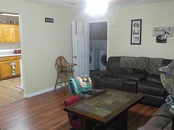 5th image of 2224 Meadowlark Ln