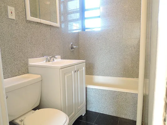 Rented by NYLA Realty | media 11