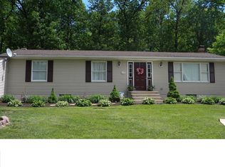 5052 Walters Hatchery Rd, Spring Grove, PA 17362