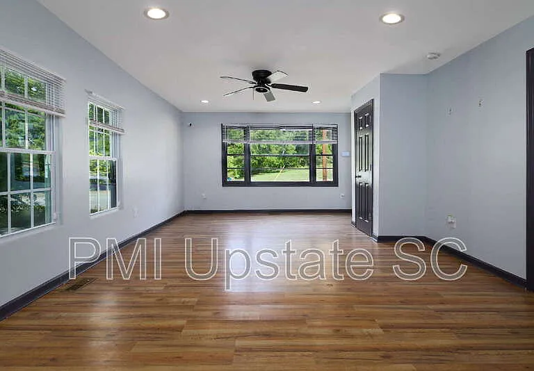249 E Hampton Ave — Photo 6