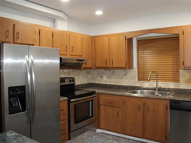 5140 SW 40th Ave #3C — Photo 4