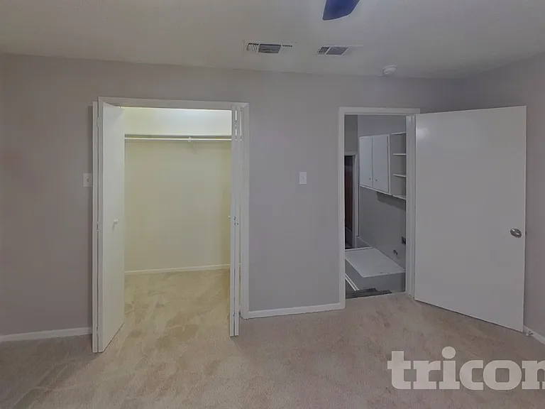 810 E Heath St — Photo 11
