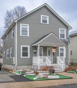 70-72 Manhattan St, Springfield, MA, 01109