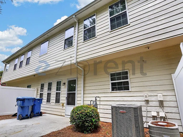 118 Meeting Place Rd — Photo 2