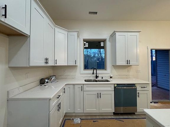 4th image of 187 Susans Rd