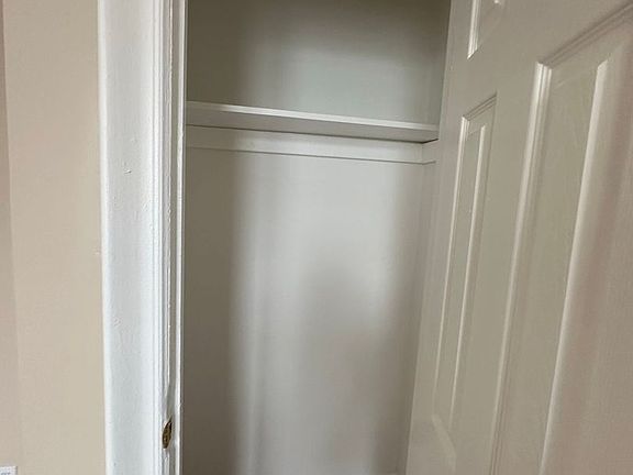 5th image of 160 Thorne St APT 207