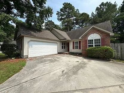 305 Firethorn Ln