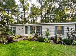 8 McQuestion Rd, Merrimack, NH 03054