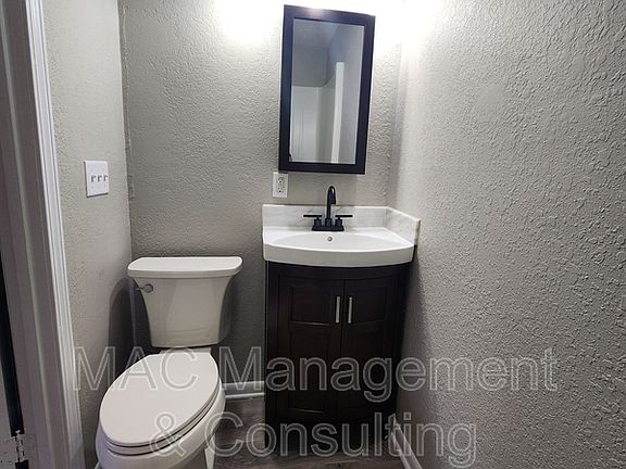 5th image of 1319 Autumn Ave #D