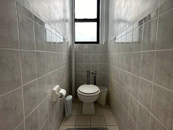 5th image of 455 W 34th St #10FS