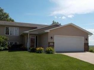 1906 Country Club, Elk Point, SD 57025
