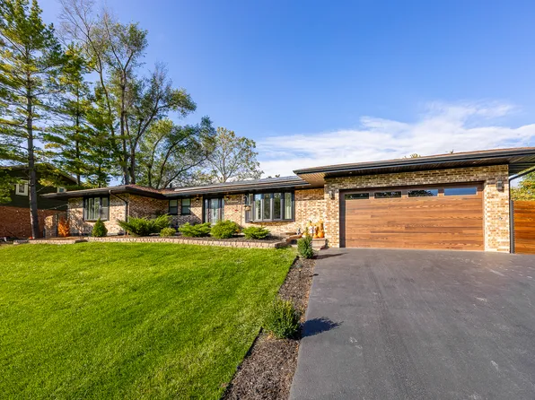 1208 N Doe Rd, Palatine, IL 60067