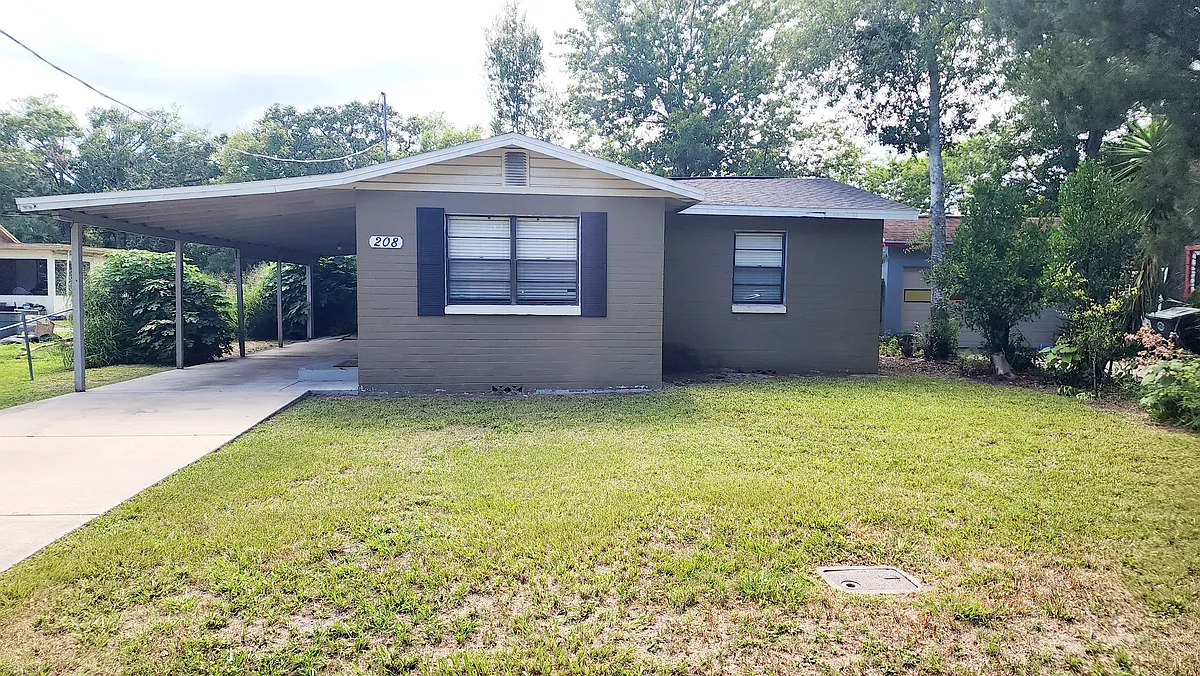 Building Photo - 208 Strawberry Ln