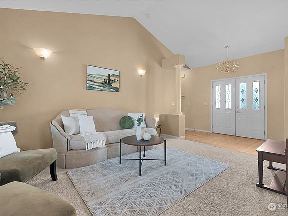 3rd image of 18023 Cambridge Dr